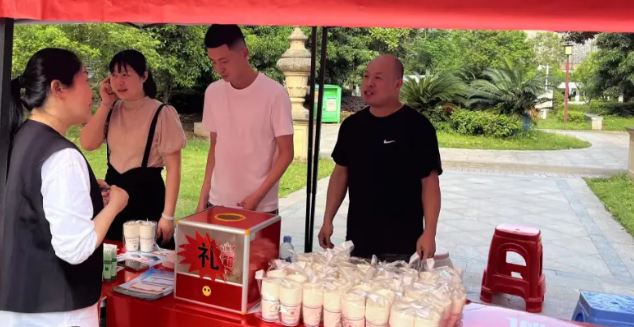 節(jié)水宣傳進(jìn)社區(qū)，貼心守護(hù)“水”安全——和濟(jì)水務(wù)開(kāi)展“便民服務(wù)進(jìn)社區(qū)”主題活動(dòng)